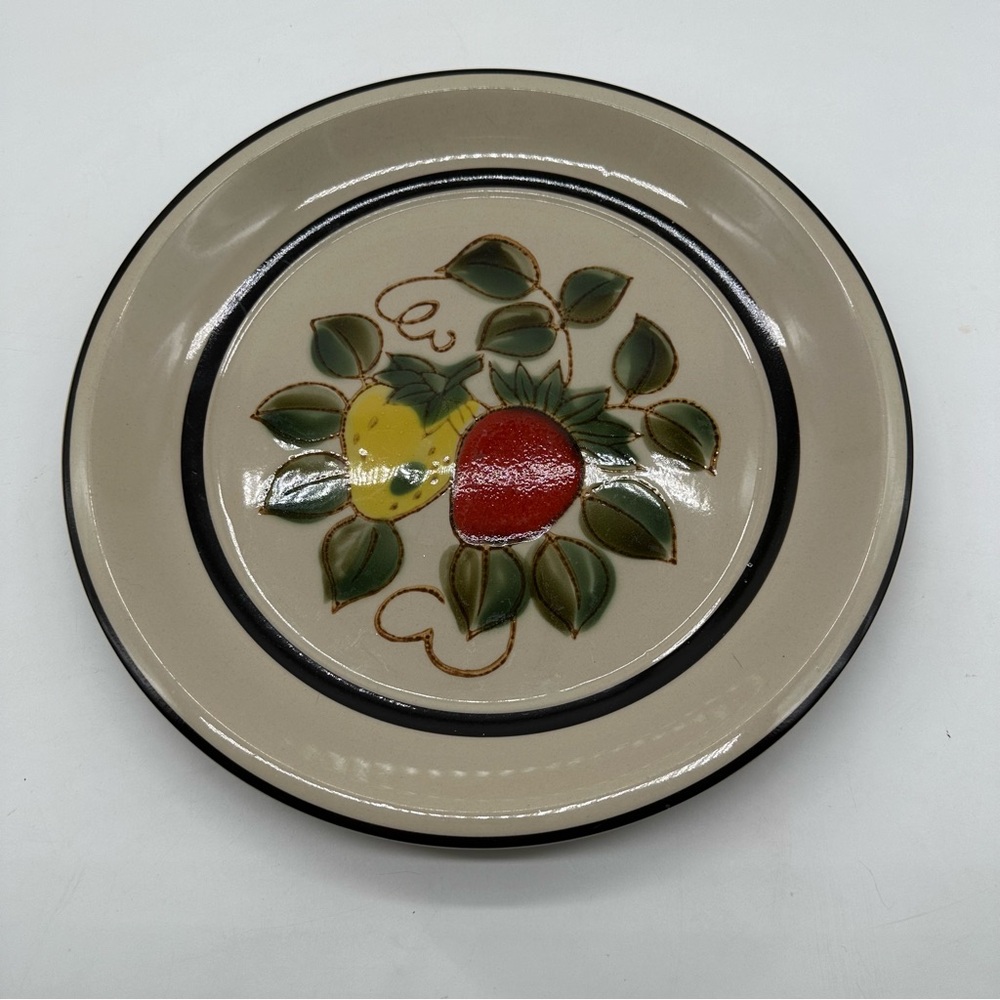 Vintage Sears Strawberries Chop Plate Platter  Stoneware 1971 4112 12 1/4"